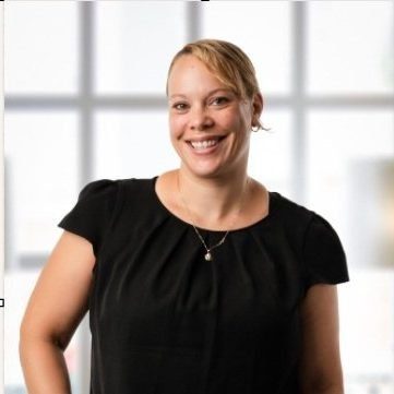Aubre Jones, MSW, LISW-S, smiling therapist at Holistic Consultation's Clintonville, Columbus, Ohio location
